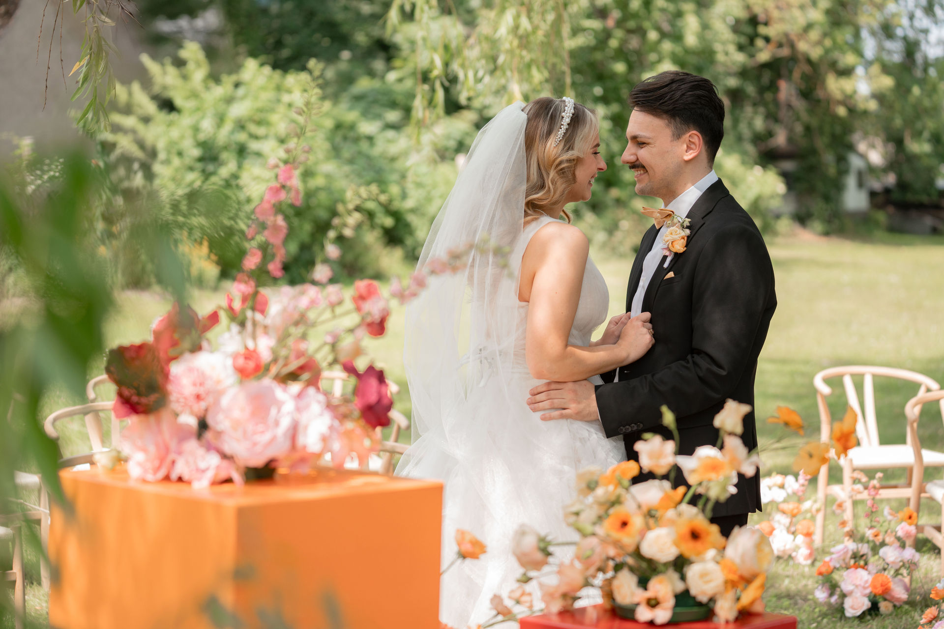 Exklusive Fine Art Hochzeit in Deutschland mit klarer, eleganter Ästhetik